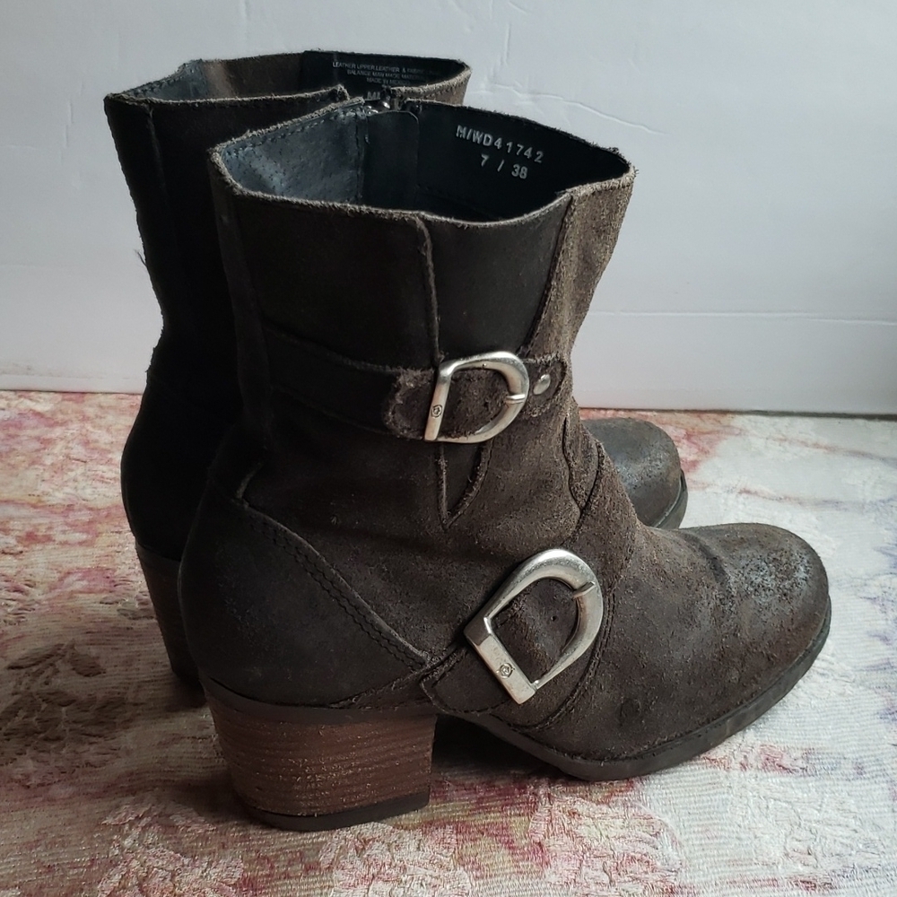 Born Brown Suede Midcaf Block Heel Combat Motor Women's Boots Size 7